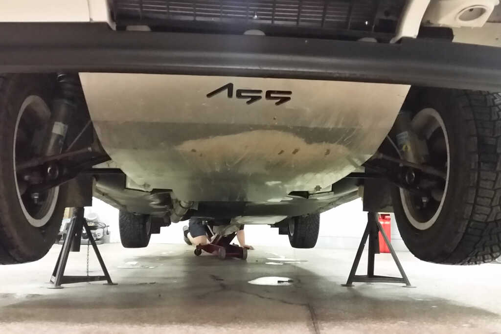 Beskyttelsesplade Volvo 740 /940 ekstra lang til motor og gearkasse